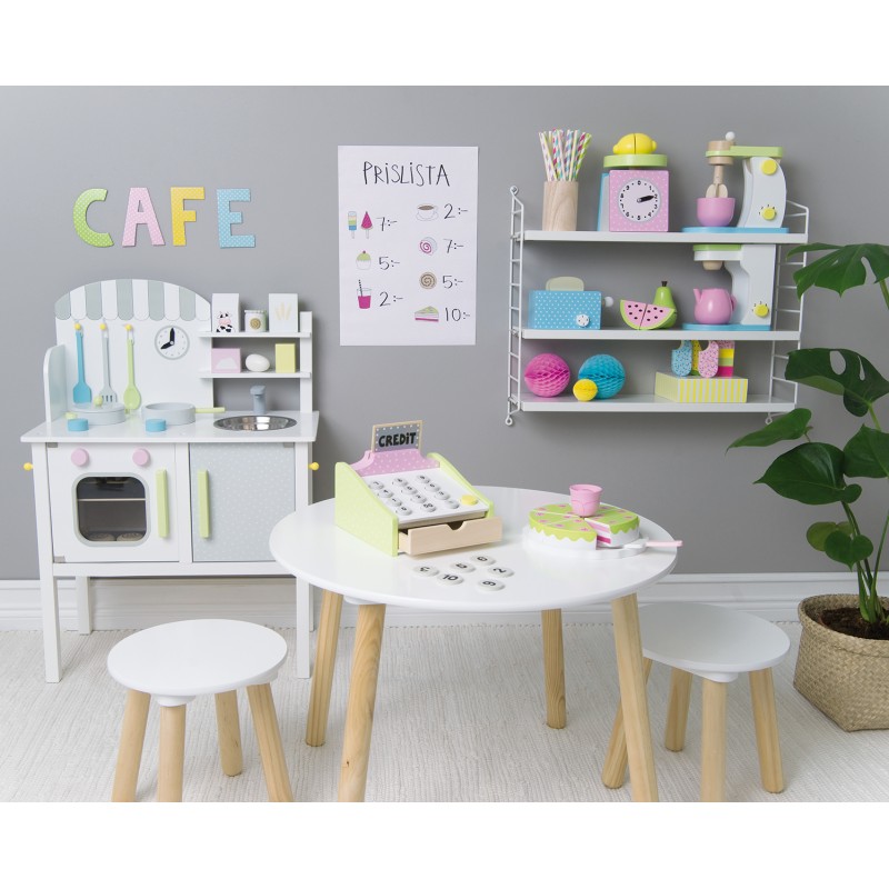 drewniane-teczowe-ciasto